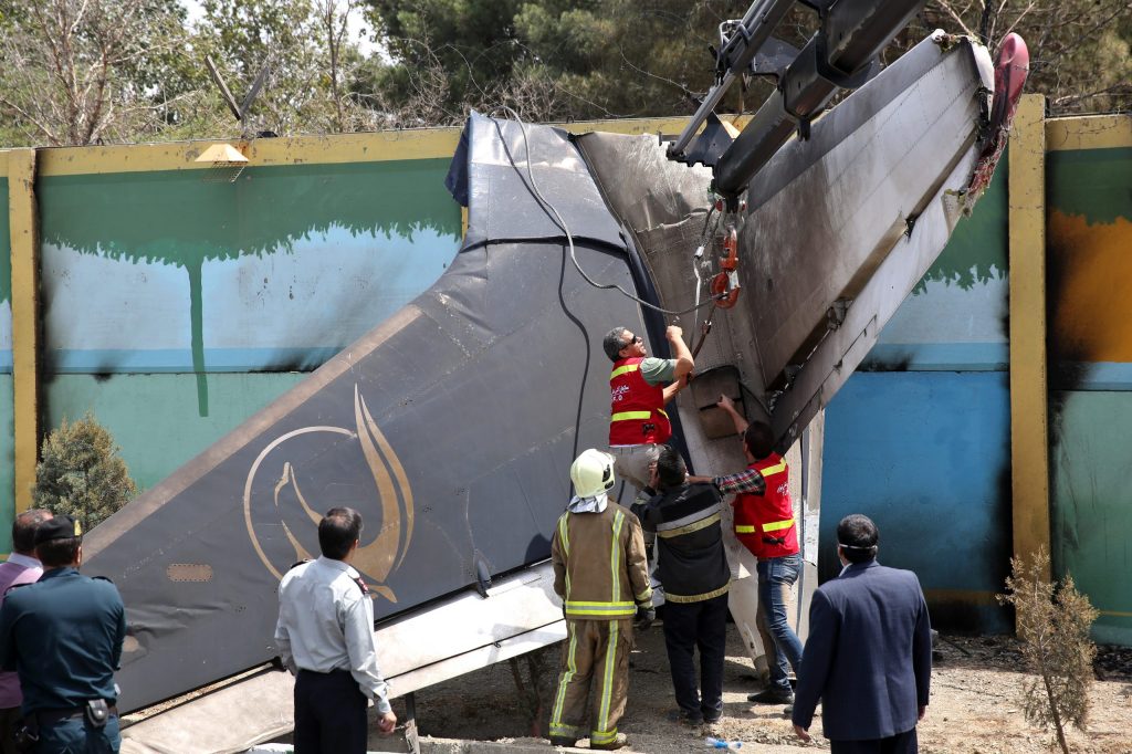 Survivor: Engine out before Iranian airplane crash