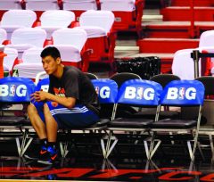 Knicks to Rockets move saves Jeremy Lin $3 million in taxes