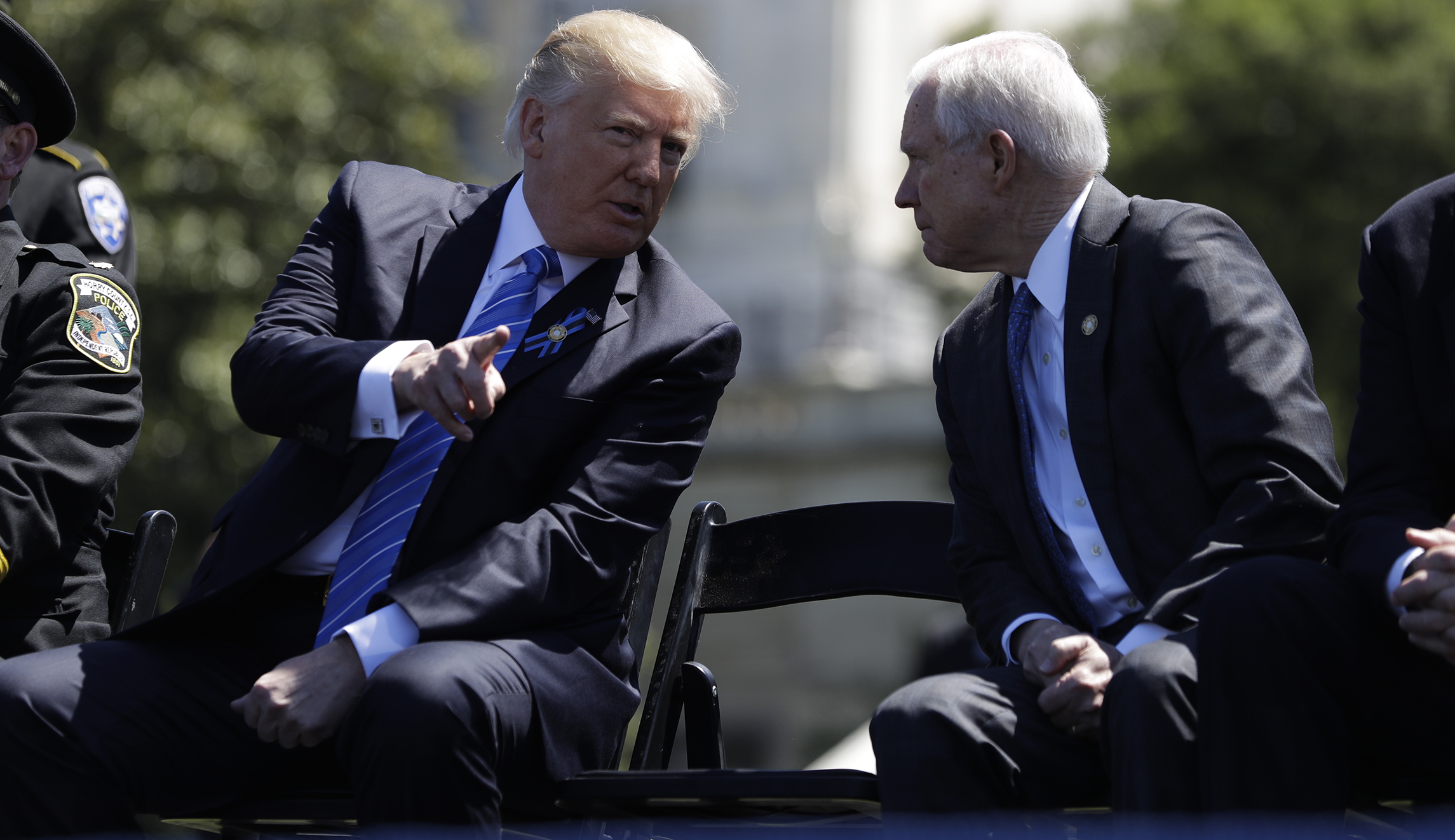 Trump to meet with Jeff Sessions, Christopher Wray to discuss violence in Charlottesville