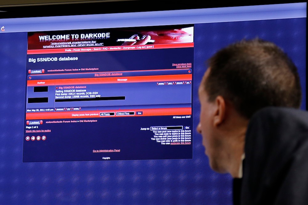 Senators propose bill to stop FBI mass hacking policy