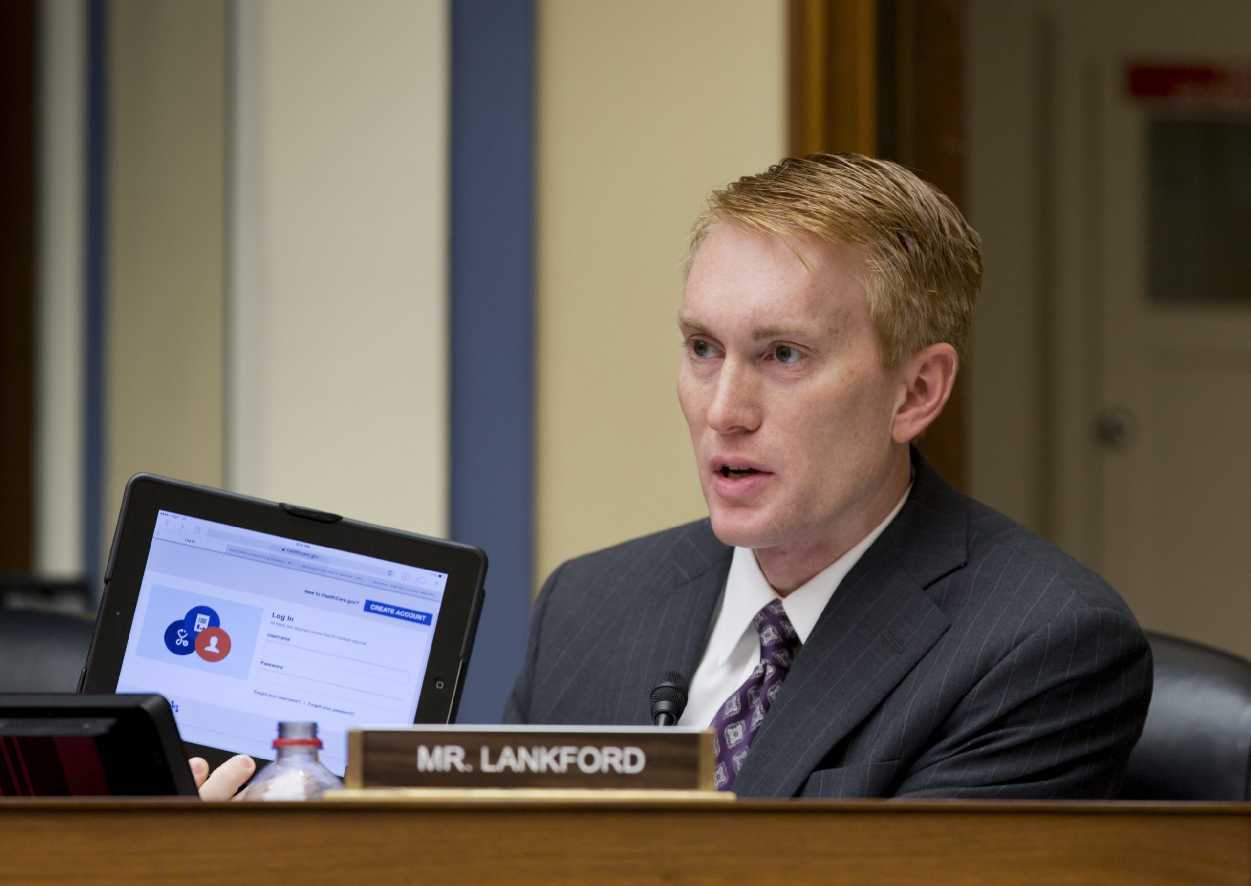 Rep. James Lankford leads Tea Party challenger in poll