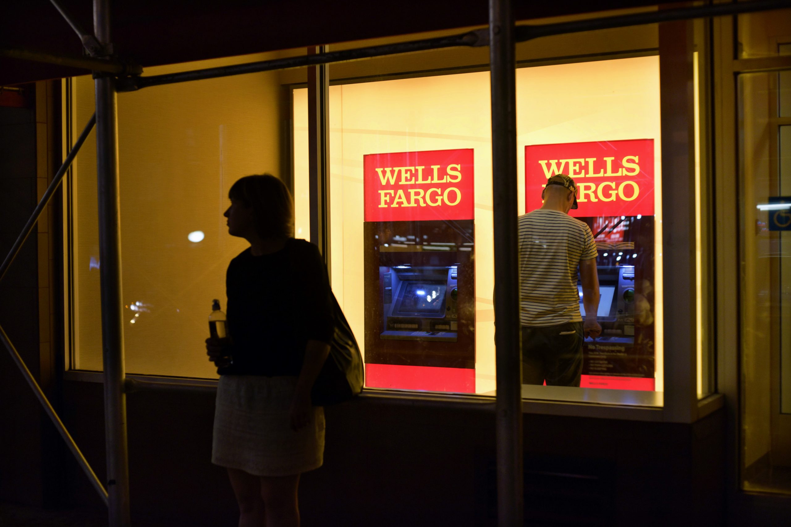 Democrats want Labor Dept. probe of Wells Fargo