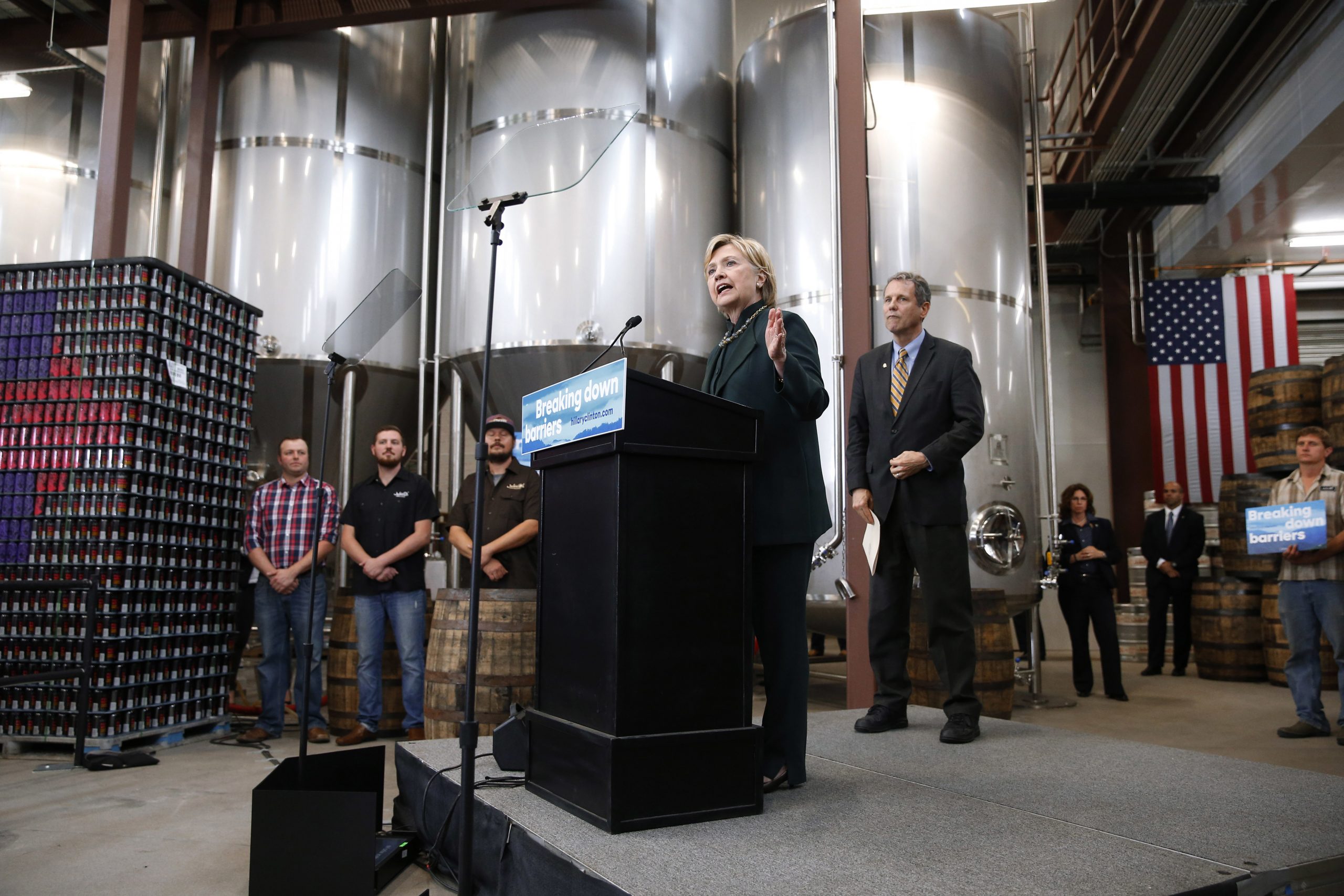 Clinton apologizes to southern Ohio in first general election stop