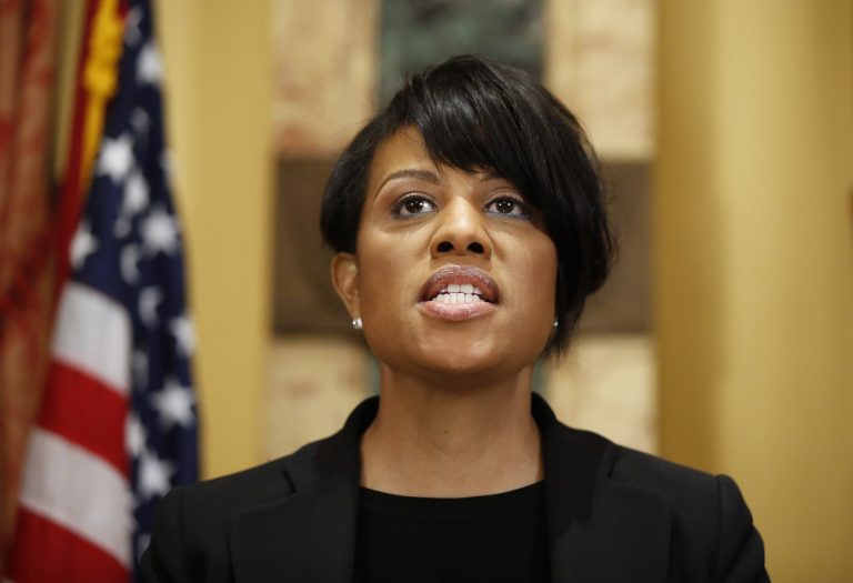 Mayor Stephanie Rawlings-Blake joined dozens of American mayors in their support for bringing Syrian refugees into the U.S. (AP Photo/Alex Brandon)