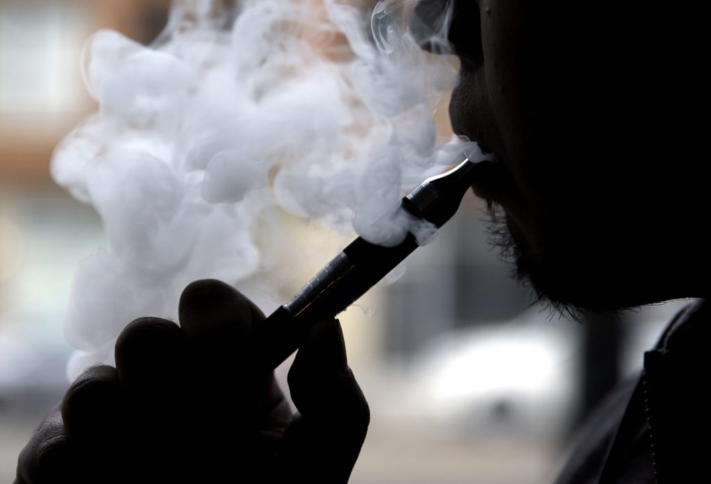 Dem moves to ban e-cigs on planes
