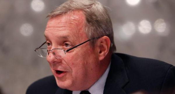 Top Democrat calls on FDA head to ban e-cigarettes or resign