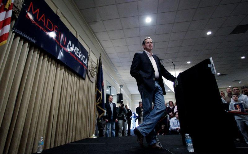 Romney, Santorum battle for Michigan’s blue-collar voters