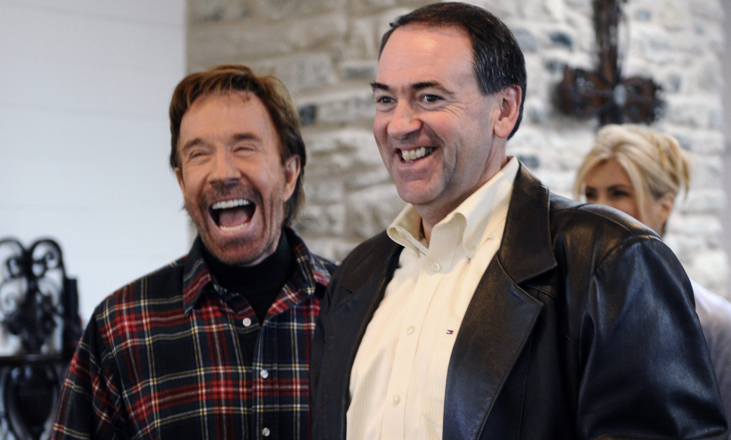 Chuck Norris campaigns with Huckabee in Texas
