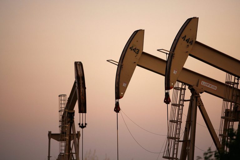 Oil rigs extract petroleum on April 25, 2008 in the Los Angeles area community of Culver City, California. (Photo by David McNew/Getty Images)