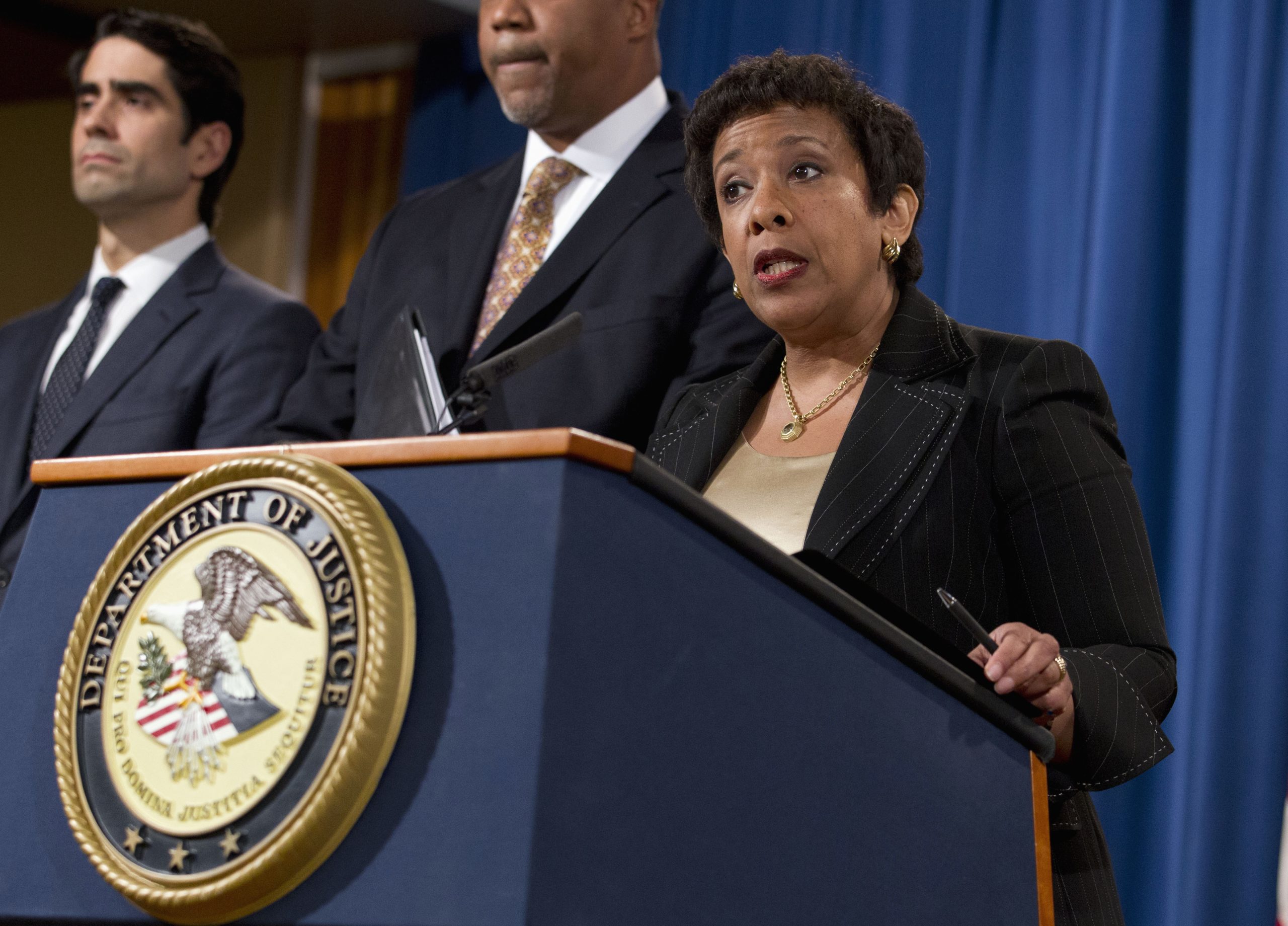 Justice Dept. to probe Chicago cops in killing of black teen