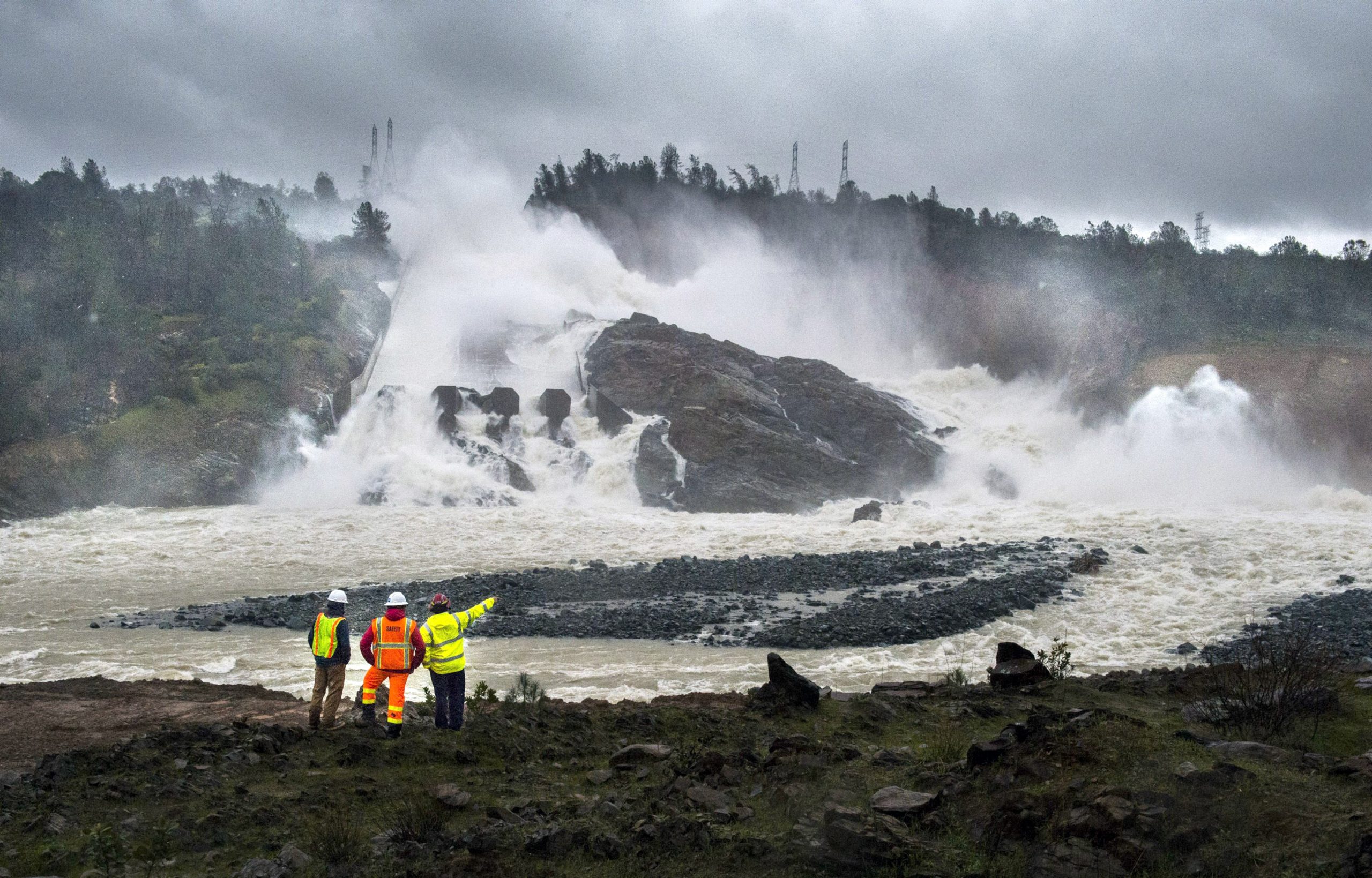 California dam emergency sparks push for better flood protection