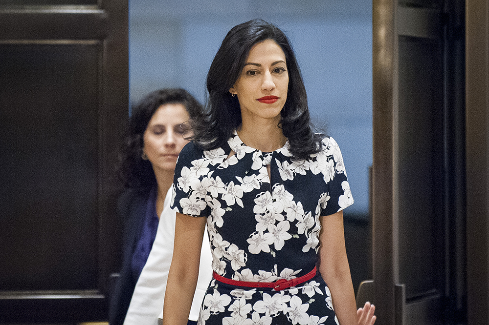 New documents suggest Clinton withheld emails from State Department