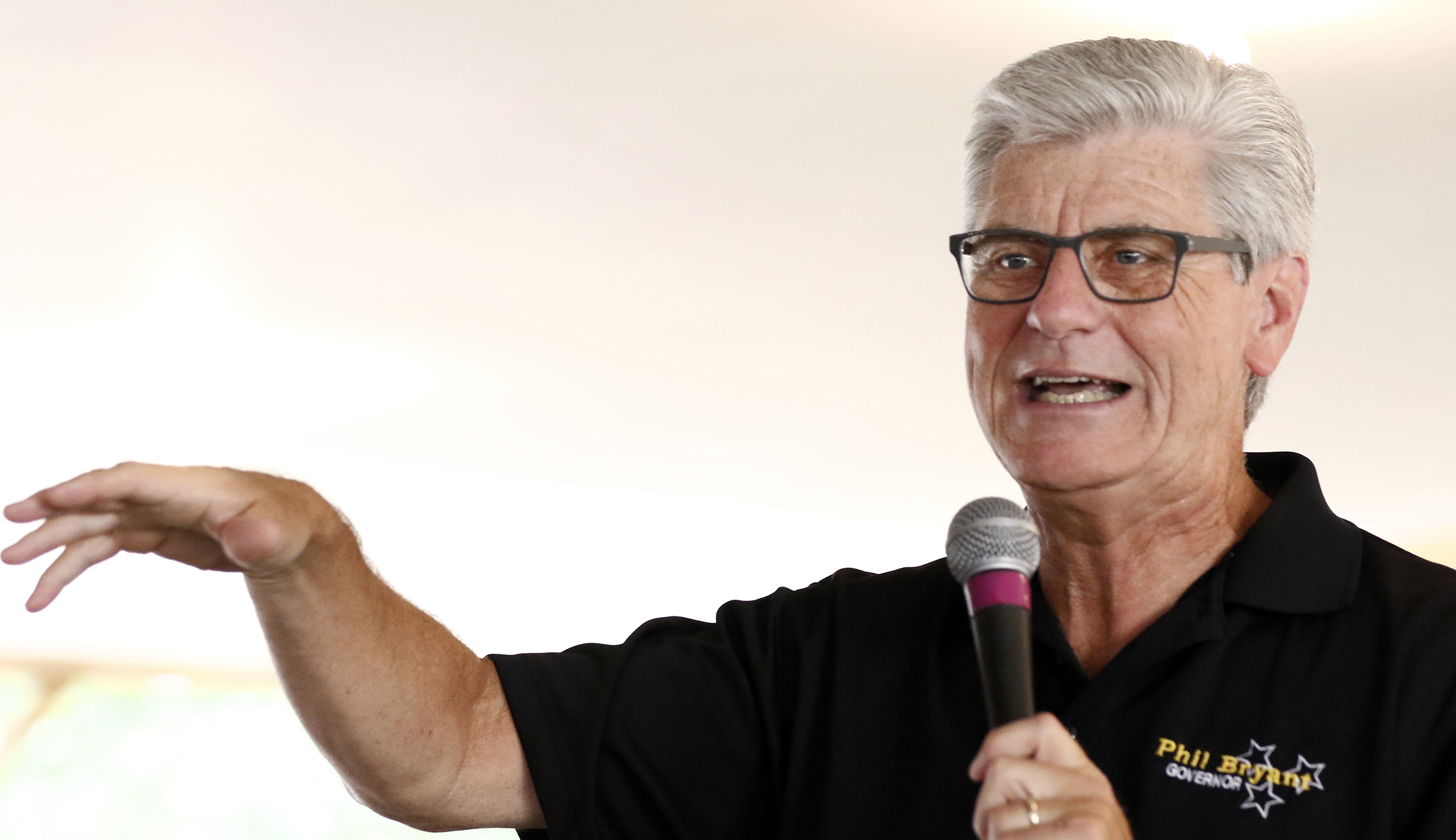 Supreme Court asks Mississippi governor for defense of Confederate symbol on state flag