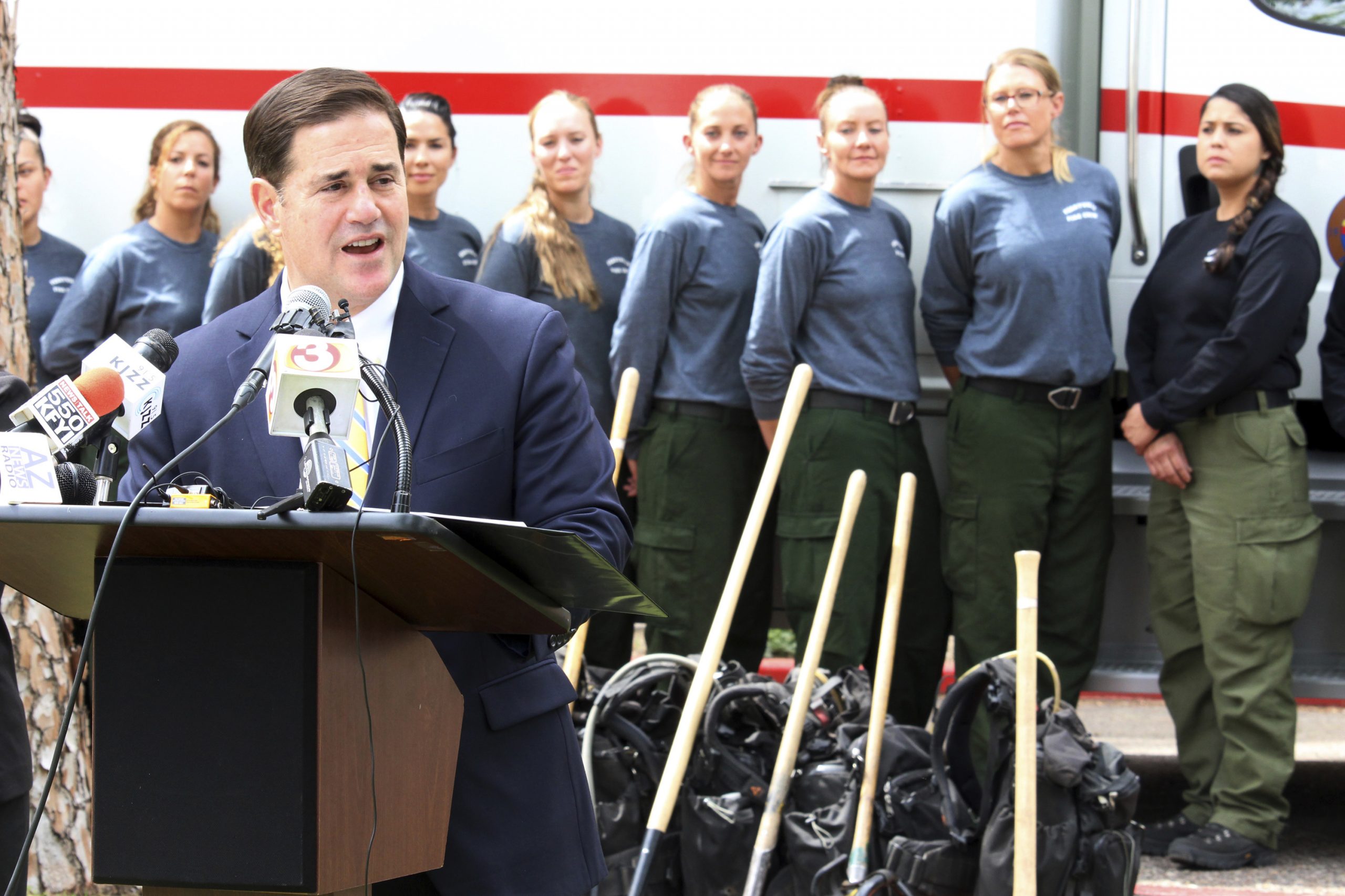 Prisoners start new lives fighting fires in Arizona