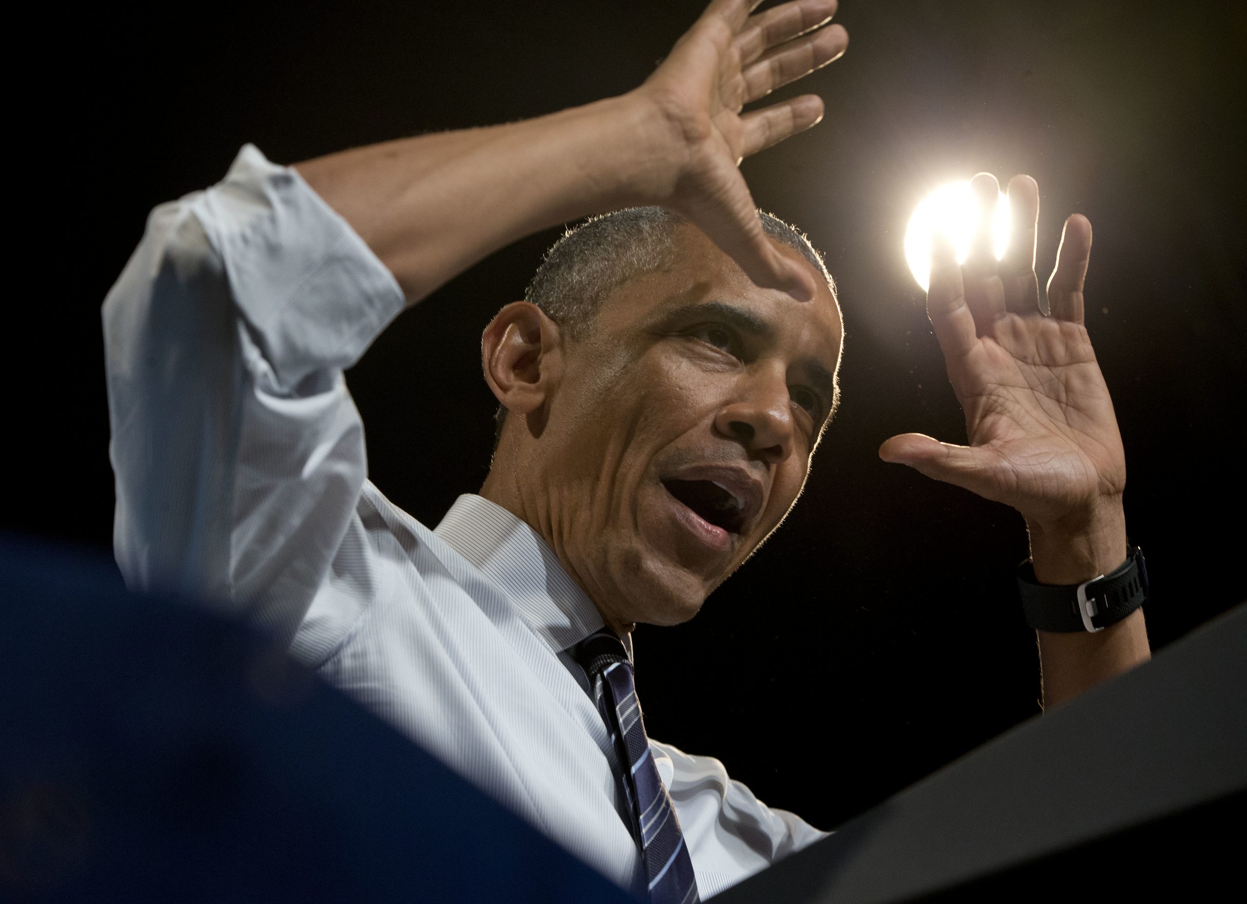 Obama brands Trump a bigot