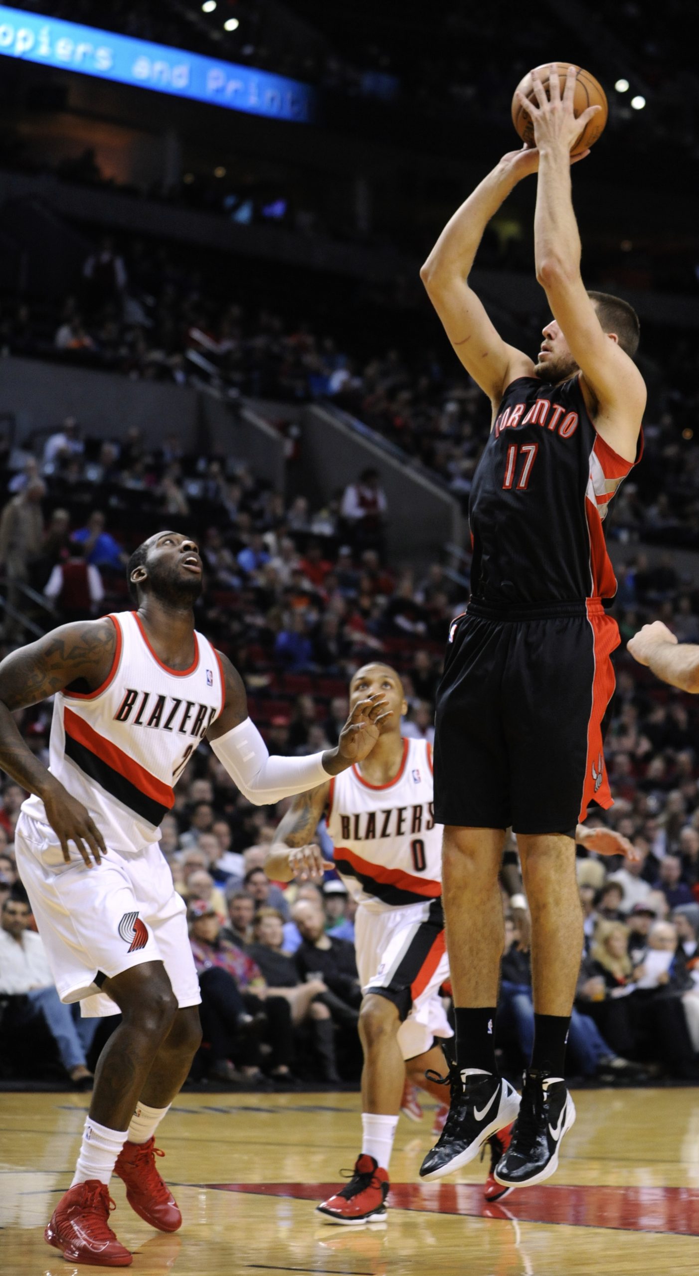 Aldridge powers Blazers past Raptors 92-74