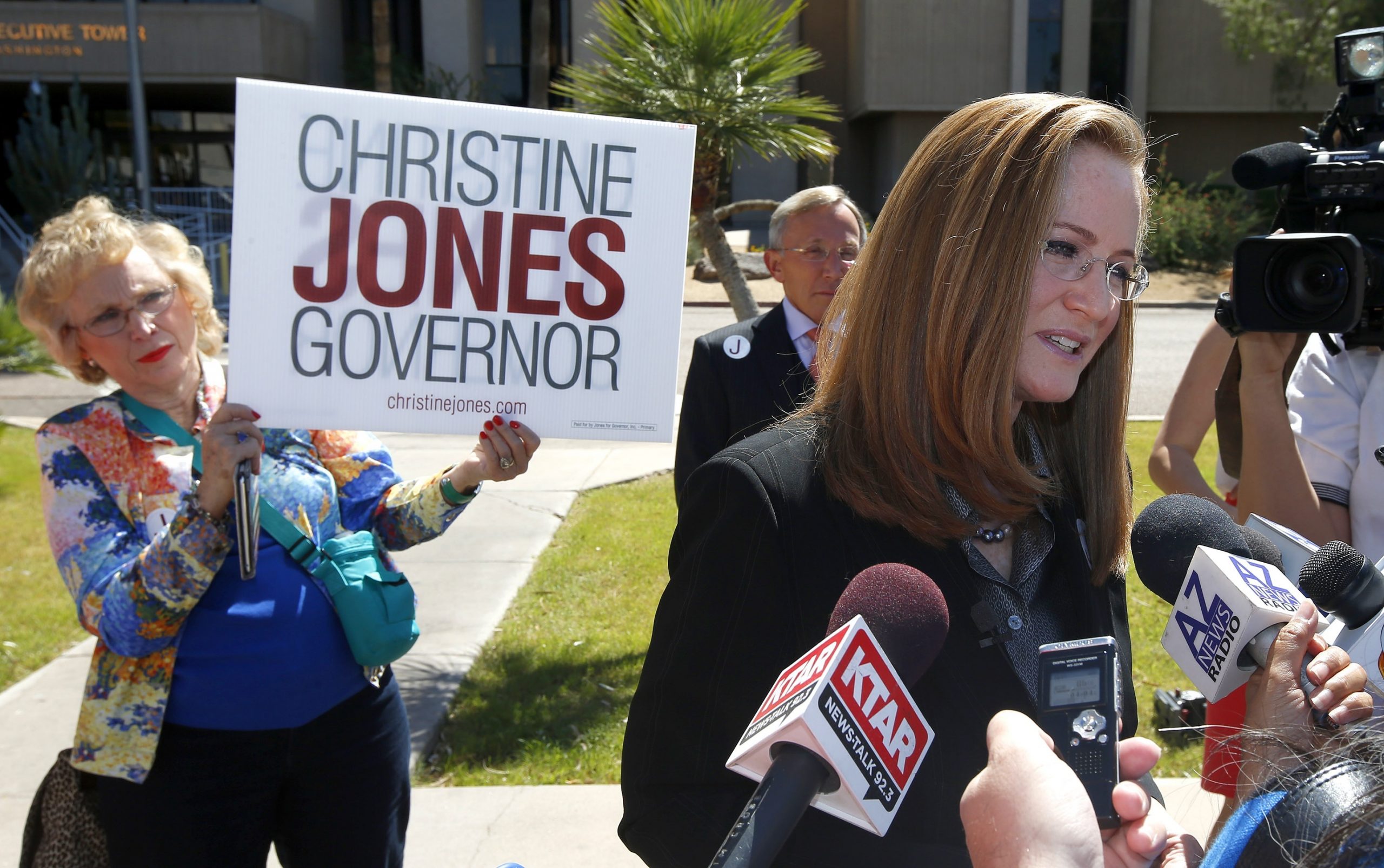 Former GoDaddy exec running for Arizona governor