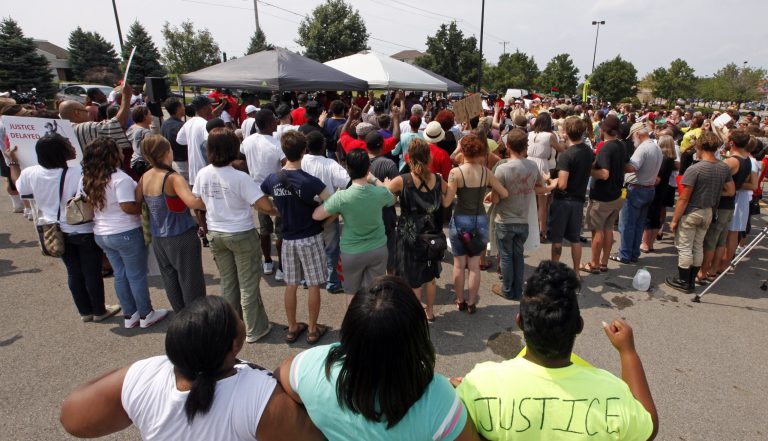 Ohio Wal-Mart where cops shot man pulls air rifles