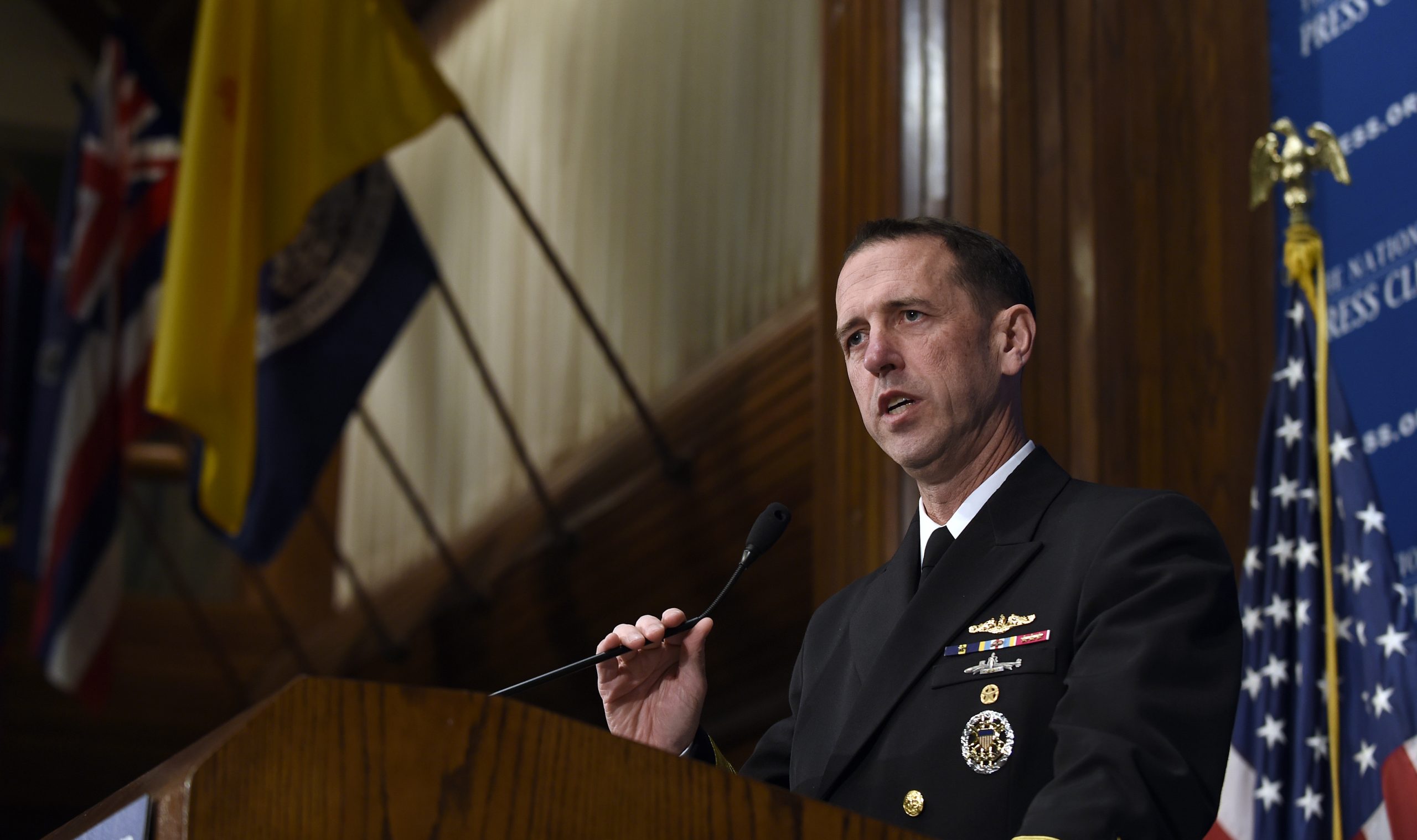 Top U.S. admiral to visit China amid South China Sea tensions