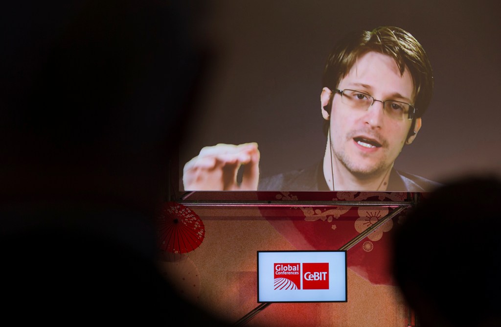 Edward Snowden: ‘I have no relationship’ with WikiLeaks