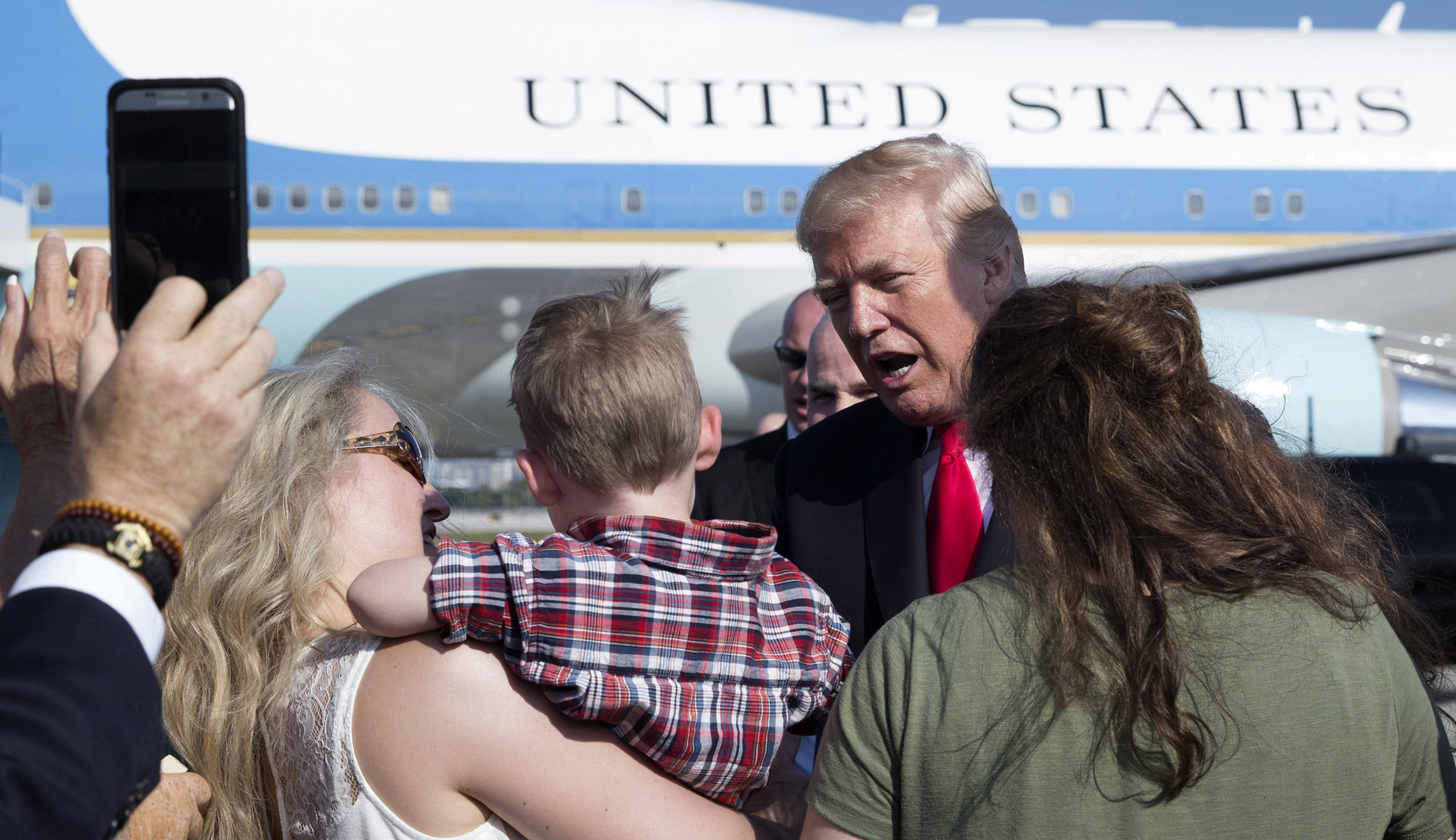 Trump arrives at Mar-a-Lago to spend Christmas holiday