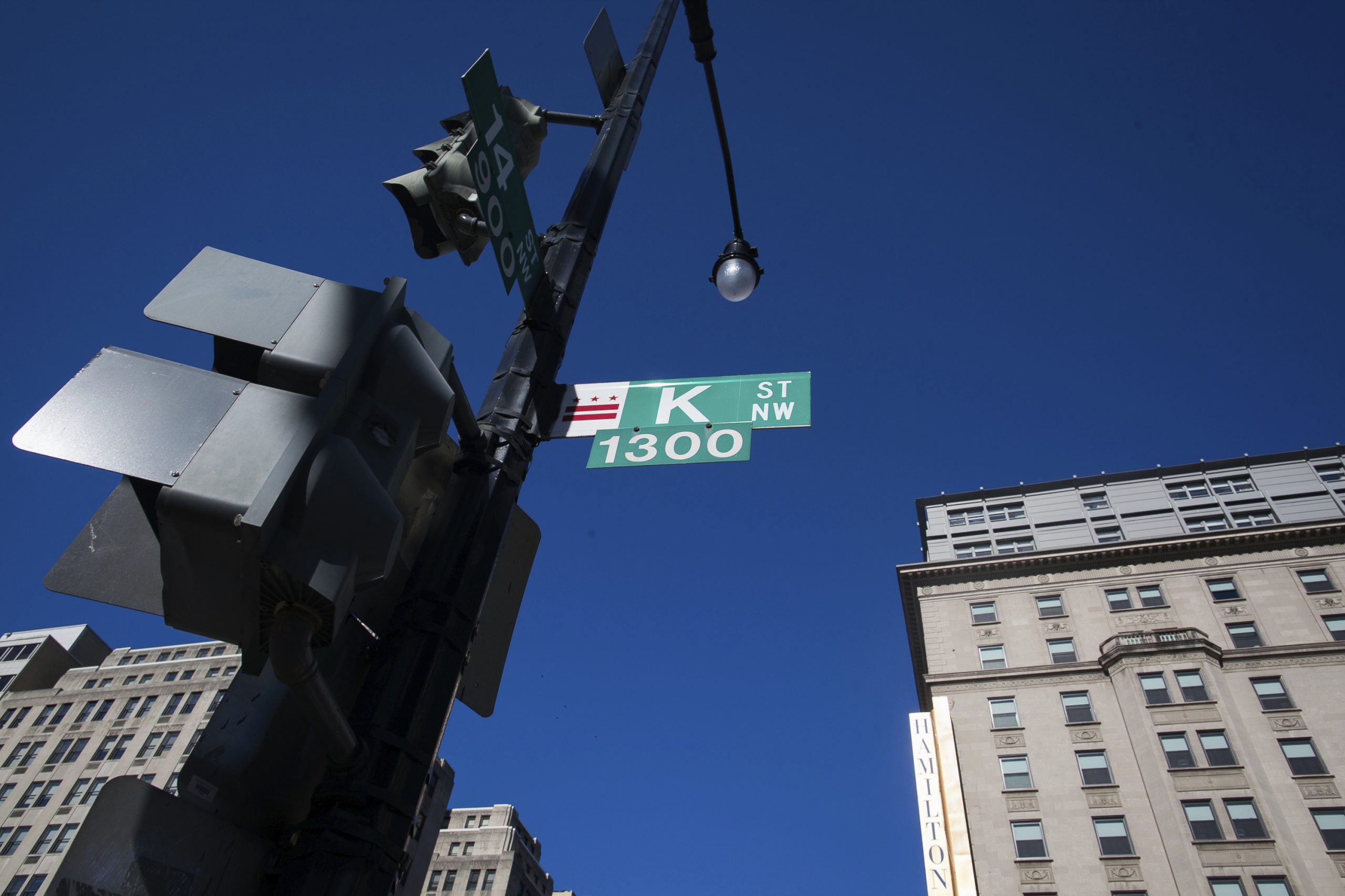 Fewer Hill staffers leaving for K Street, report says