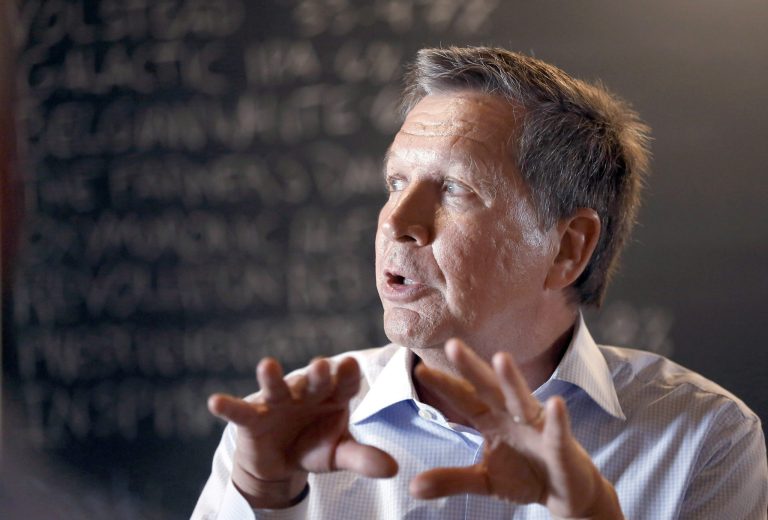 Republican Ohio Gov. John Kasich speaks to an audience at a restaurant Wednesday, May 6, 2015, in Nashua, N.H. (AP Photo/Steven Senne)