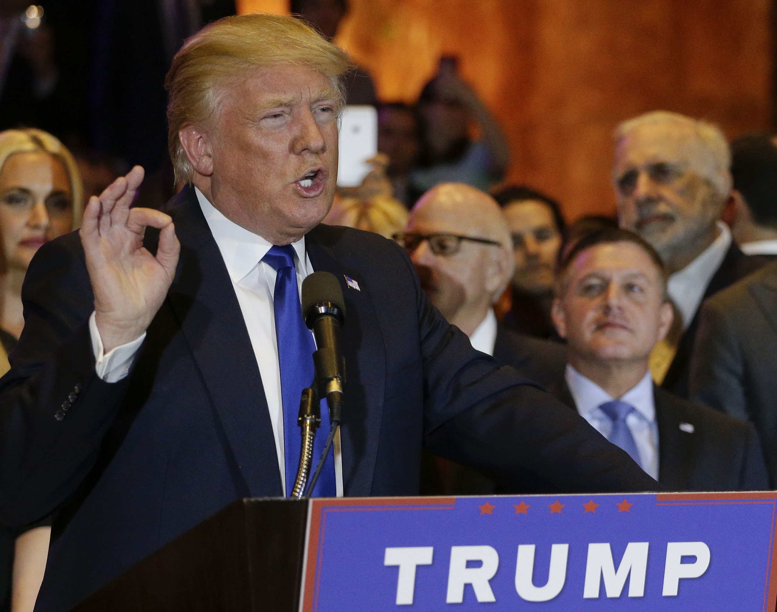 Poll: Trump, Clinton with big leads in Connecticut