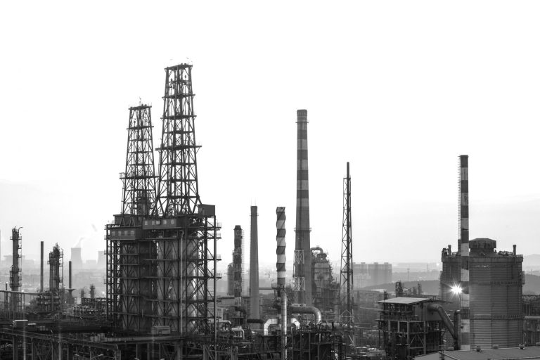 If the United States and allies really want to punish Russia and discourage future land grabs, they must once again wage the long war, this time working to break Moscow's economic leverage over Europe by eroding its export-driven economy. (Photo: Thinkstock)