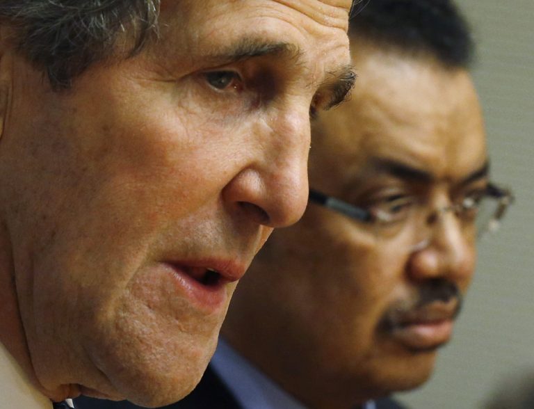 U.S. Secretary of State John Kerry, left, and Ethiopian Foreign Foreign Minister Tedros Adhanom attend a joint press conference in Addis Ababa, Ethiopia, May 25, 2013. (AP Photo/Jim Young, Pool)