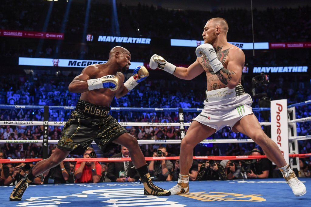 Mayweather Gives Fans One Last Big Show