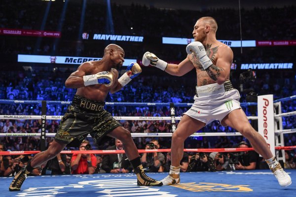 Mayweather Gives Fans One Last Big Show