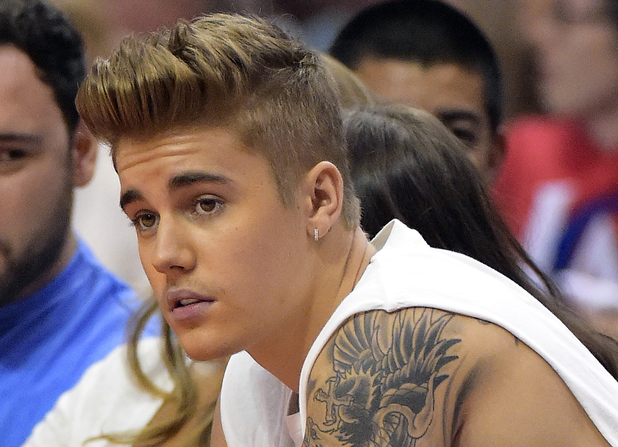 Bieber assault charge dropped over limo incident