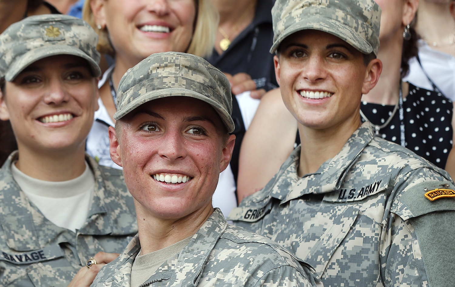 White House dodges draft question