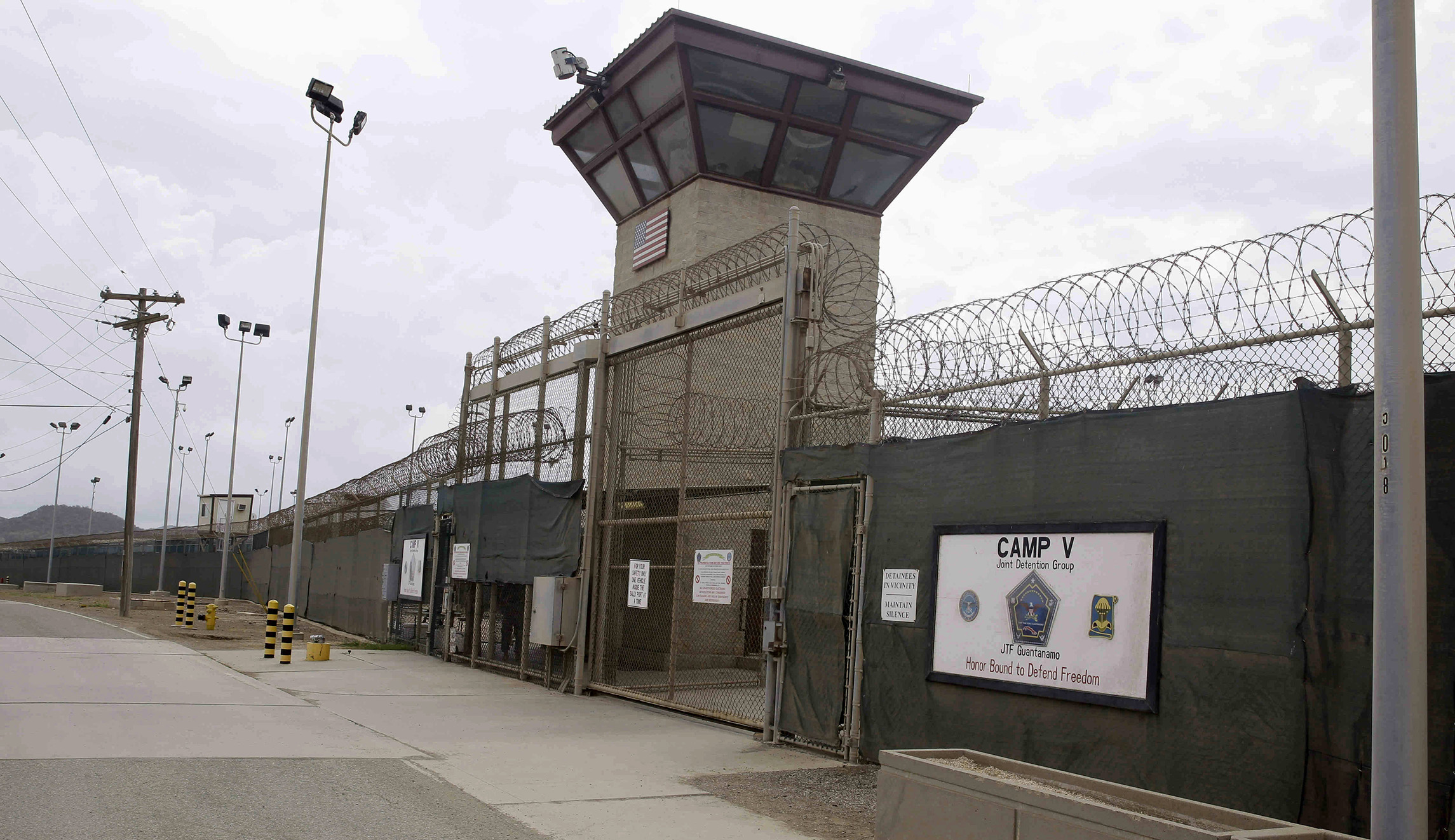 Jim Mattis is 1st Pentagon chief to visit Guantanamo since 2002