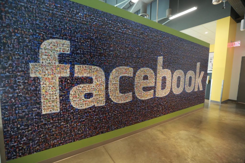 Facebook notifications drive up voter registration in Colorado