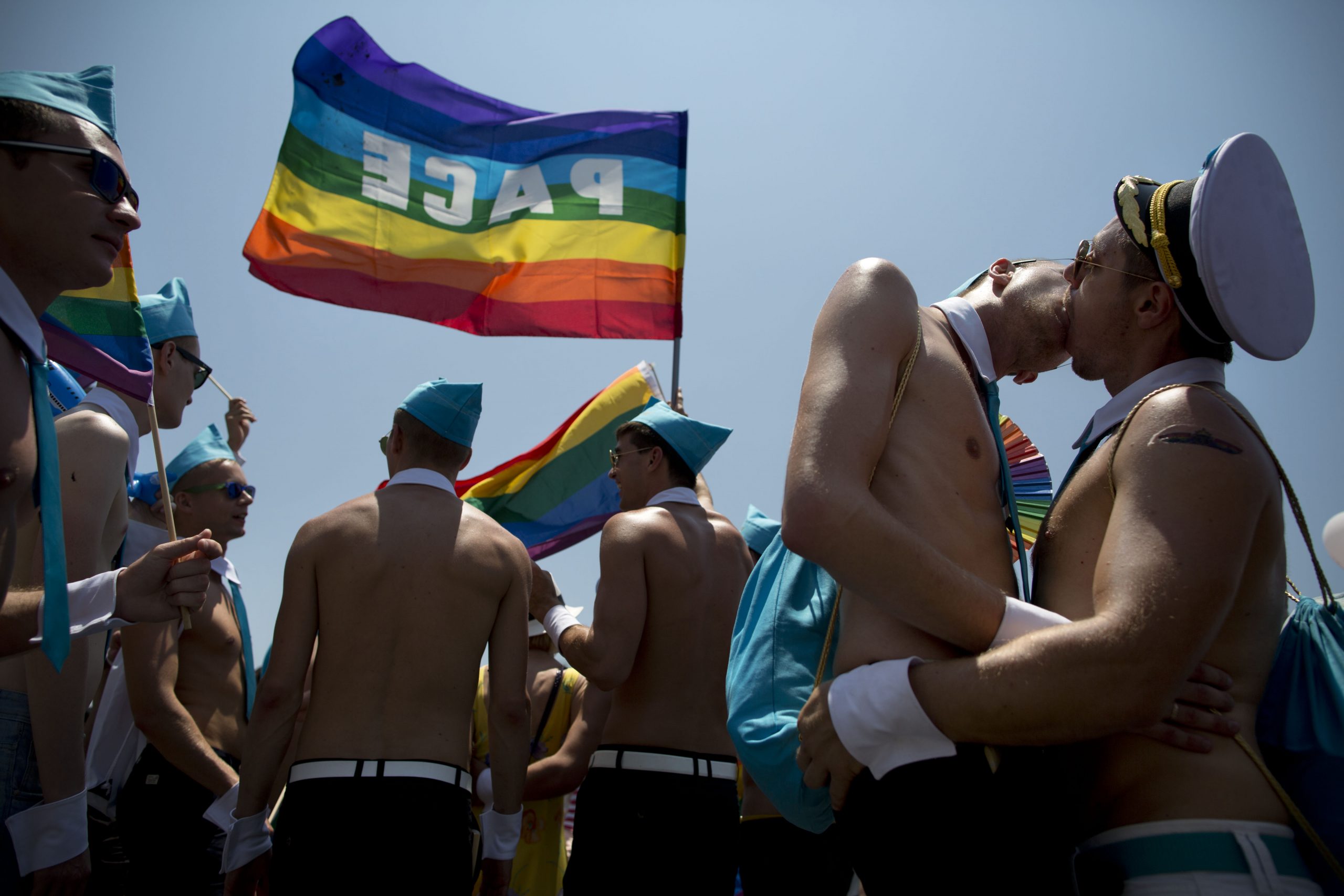 100,000 party at Israel gay parade, area’s biggest