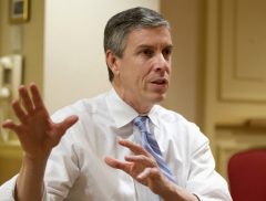 Arne Duncan: ‘ideologues and extremists in our parties’ killing education reform
