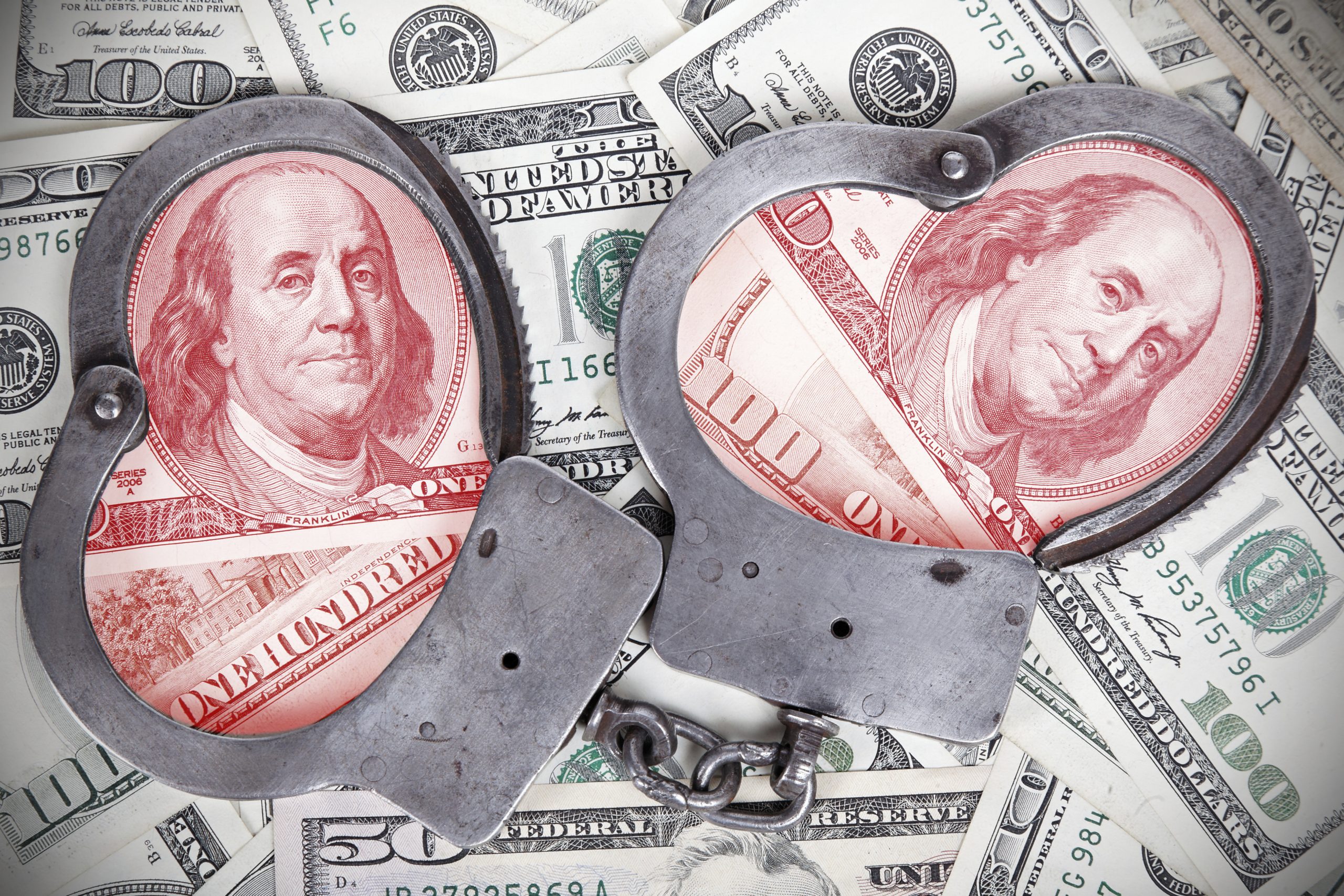 Prison employee charged with taking bribes
