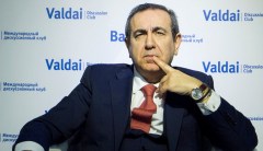 Rumored-dead professor embroiled in Russia investigation wants to testify before Senate