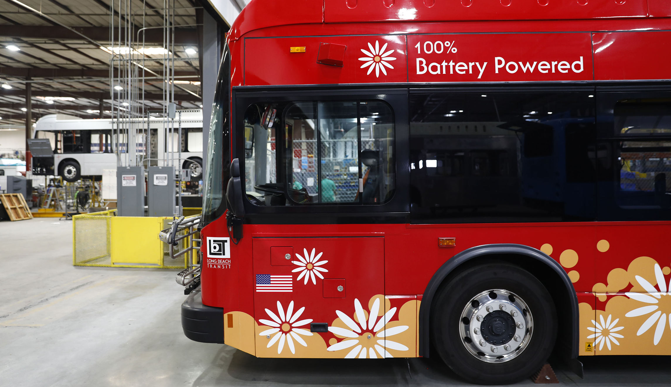 Los Angeles keeps buying electric buses from China and they keep breaking