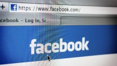 Facebook hands info about Russian ads over to Robert Mueller