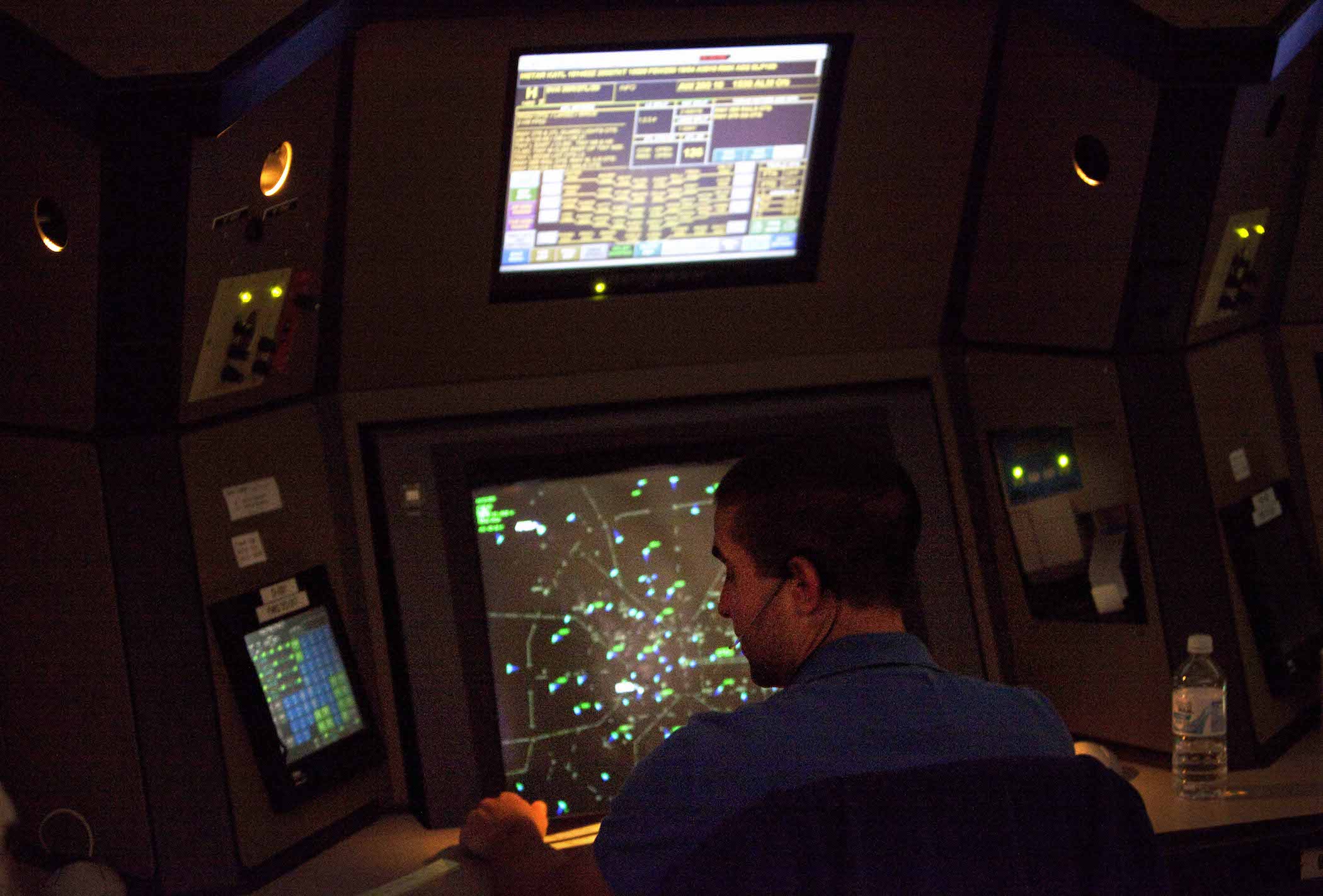 Air traffic controllers union may back Trump on privatization