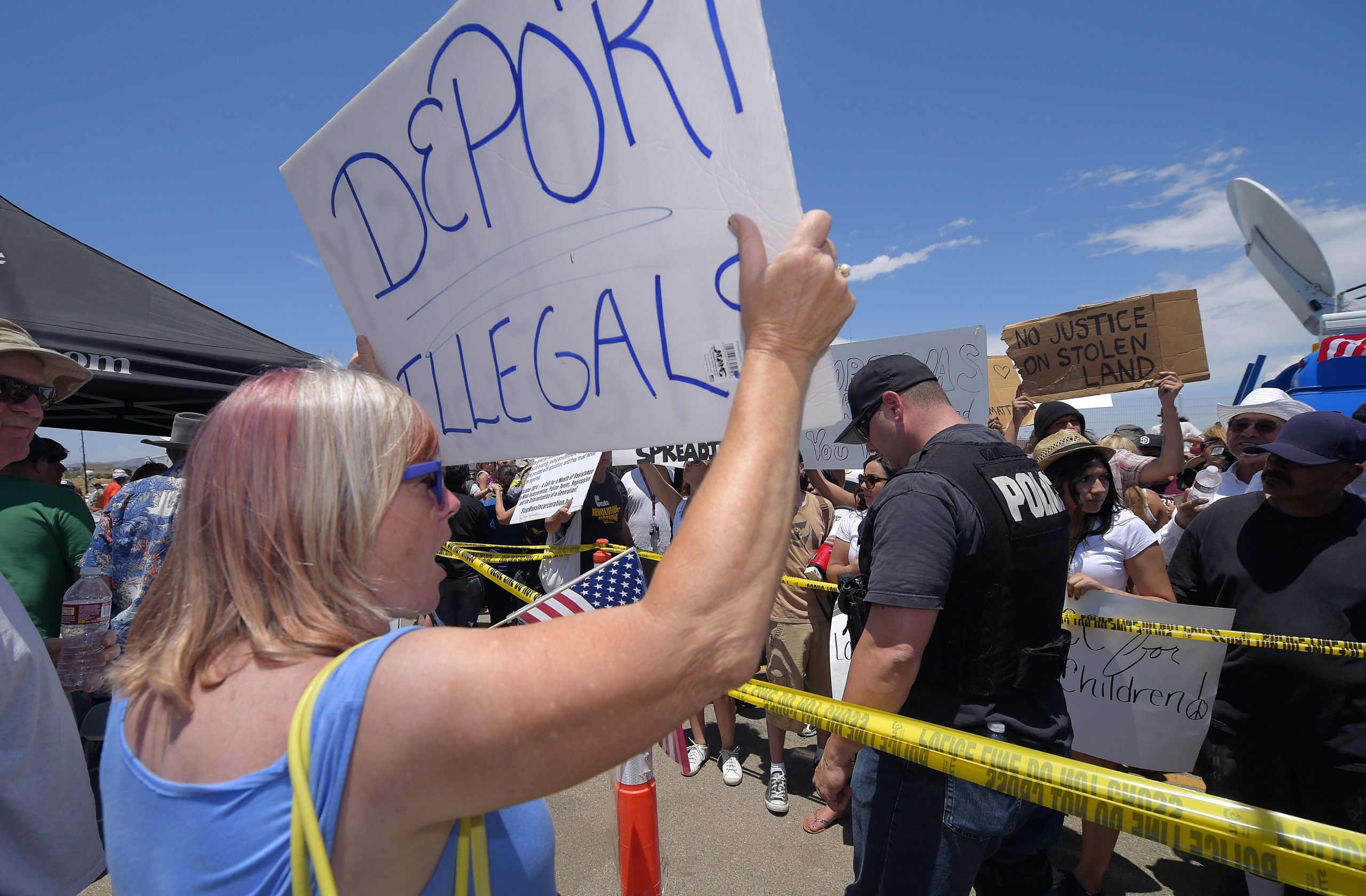 Words ‘ILLEGAL’ and ‘ALIEN’ barred from U.S. libraries
