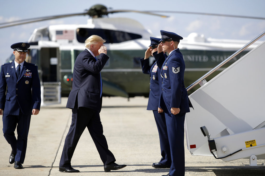 Trump headlines glitzy fundraiser for Tom MacArthur