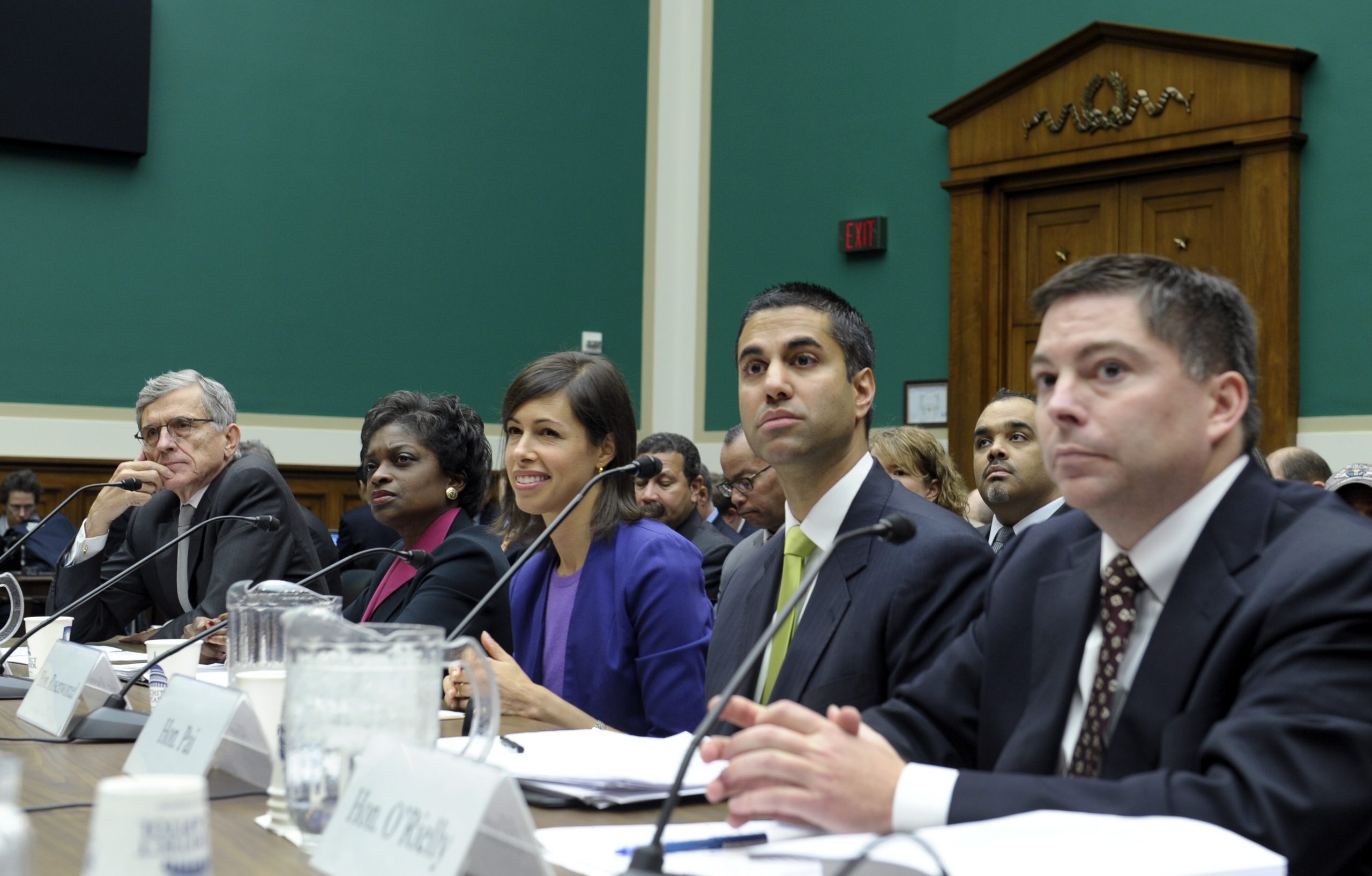 Republican FCC commissioner wants controversial media study scrapped for good