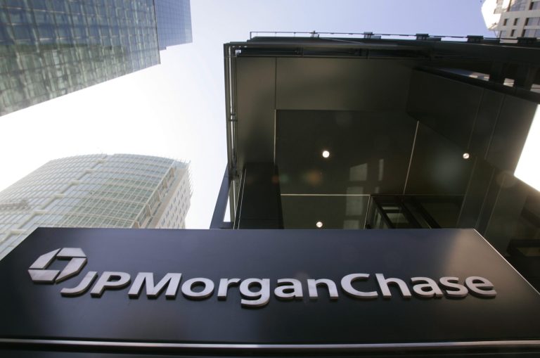 An earnings report from JPMorgan Chase, the first of the major Wall Street firms to report quarterly performance, will give investors a glimpse into the impact of President Trump's trade dispute on financial markets.