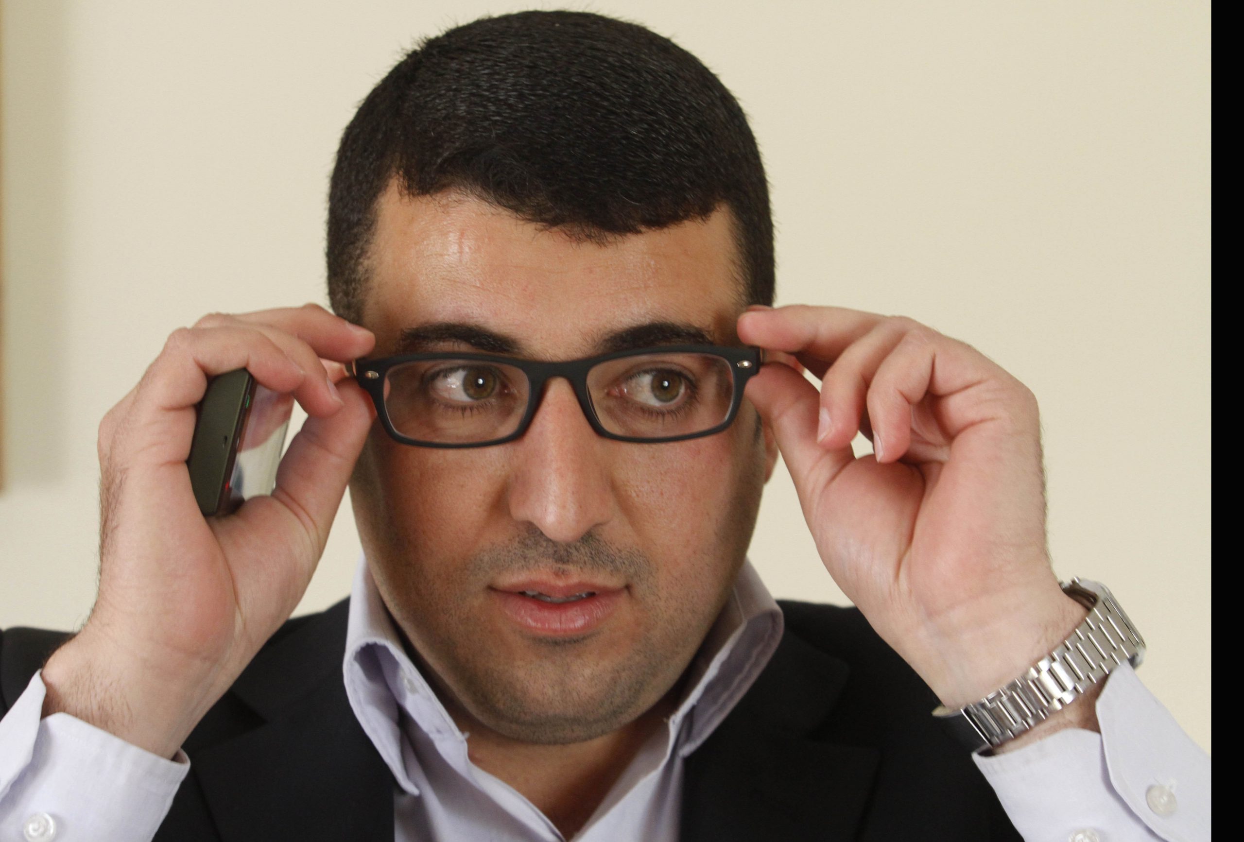 Palestinian leader clamps down on critics