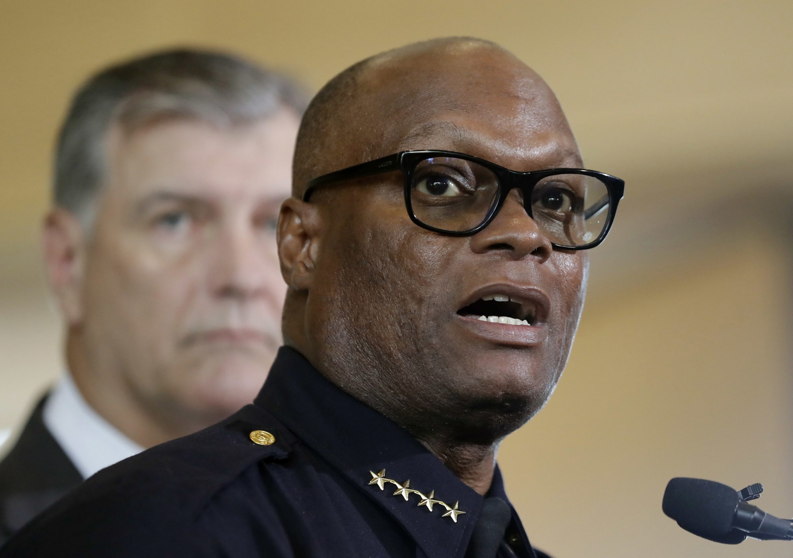 Dallas police chief to retire in October