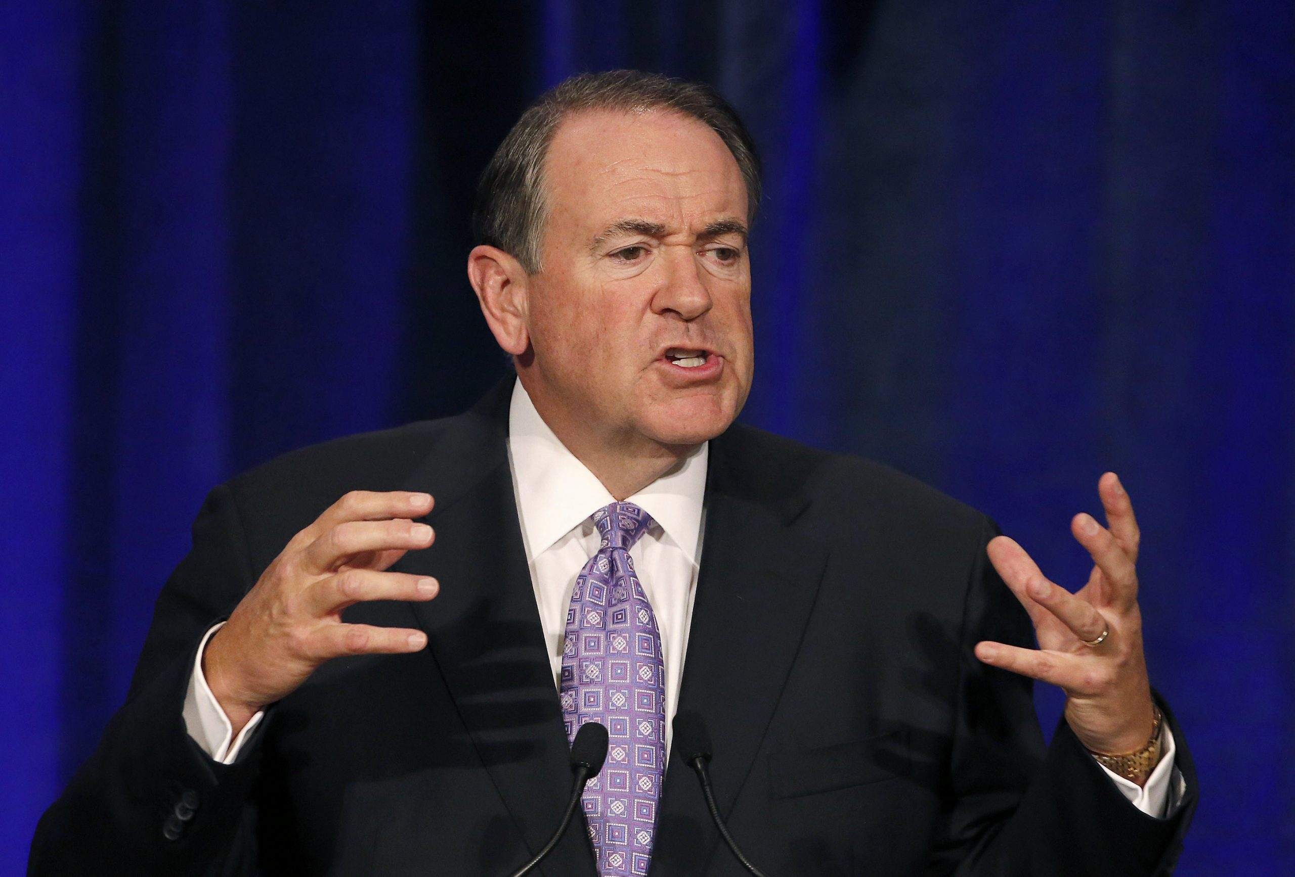Huckabee gets message out using old employer Fox News